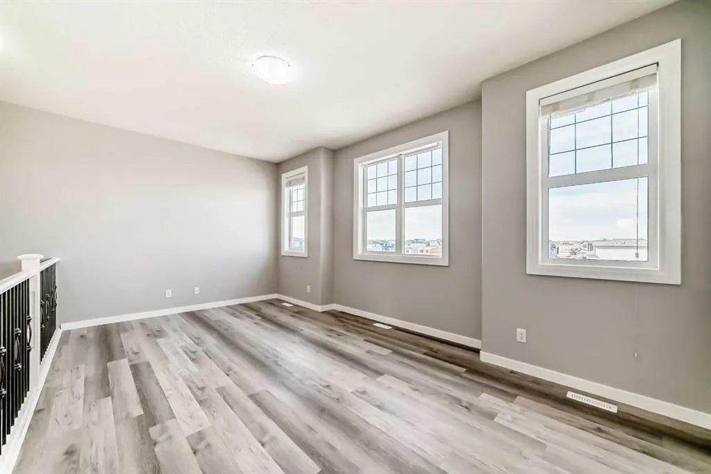 8 Lakewood Circle
