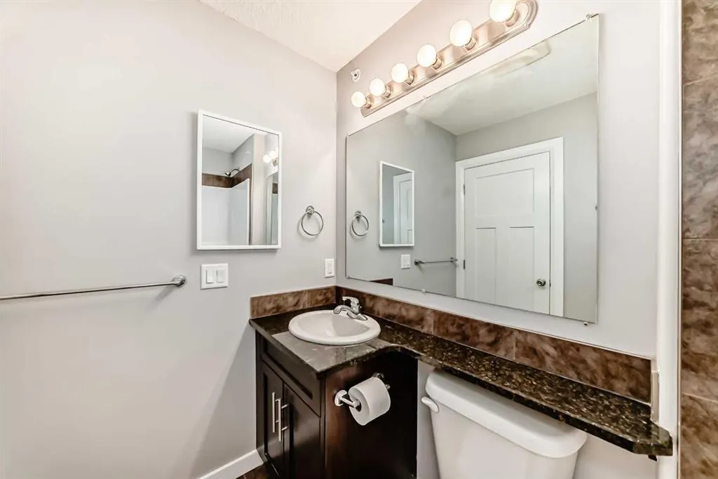 8 Lakewood Circle