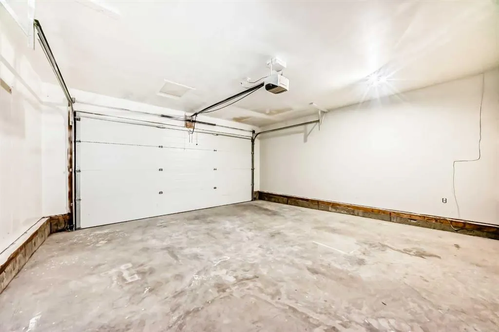 8 Lakewood Circle
