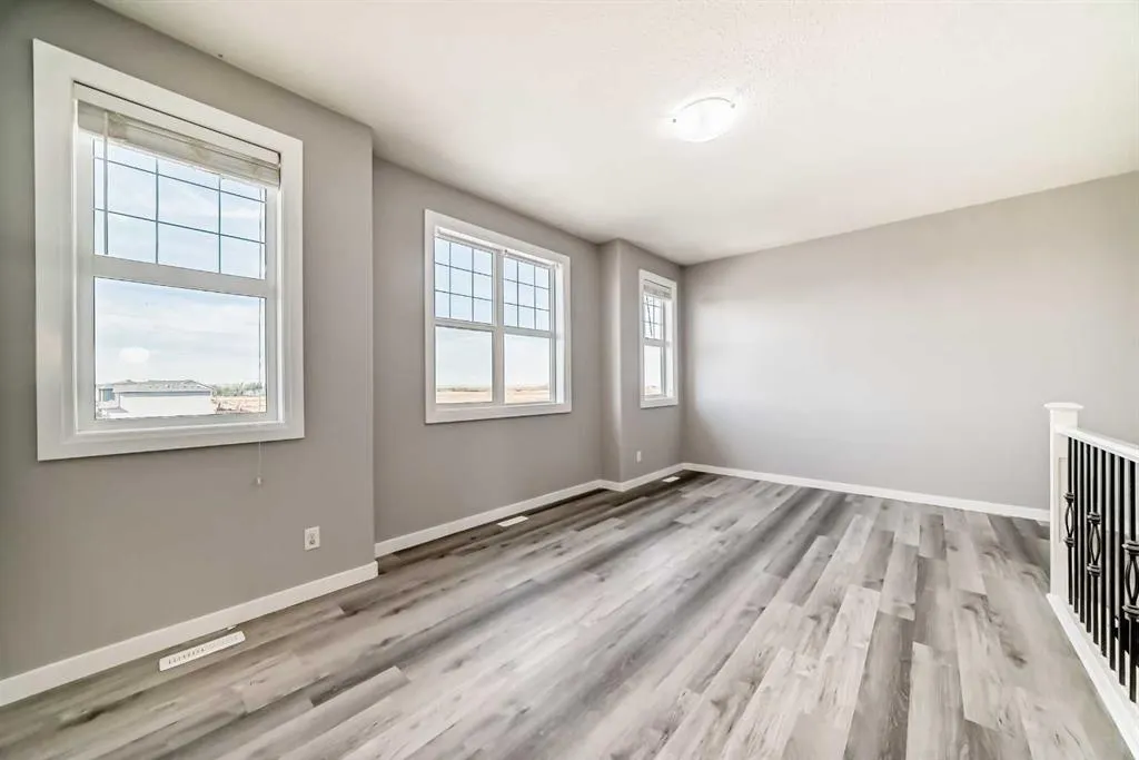 8 Lakewood Circle