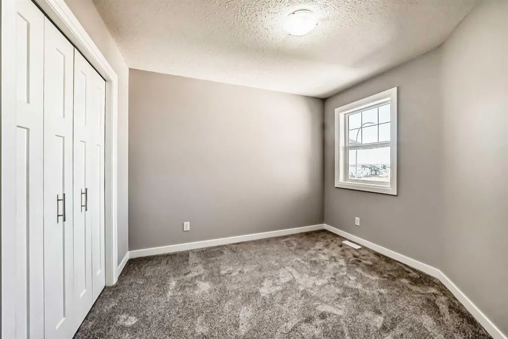 8 Lakewood Circle