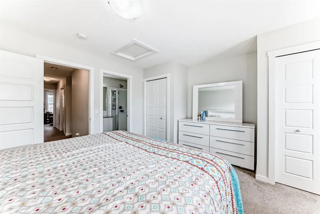 259 cranbrook Square SE
