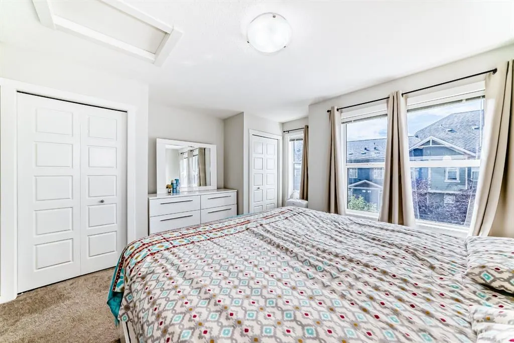 259 cranbrook Square SE
