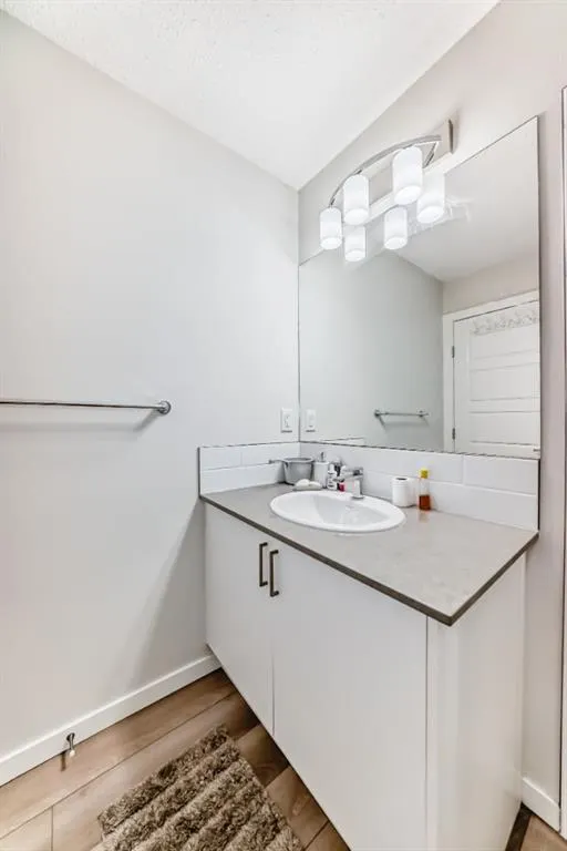 259 cranbrook Square SE
