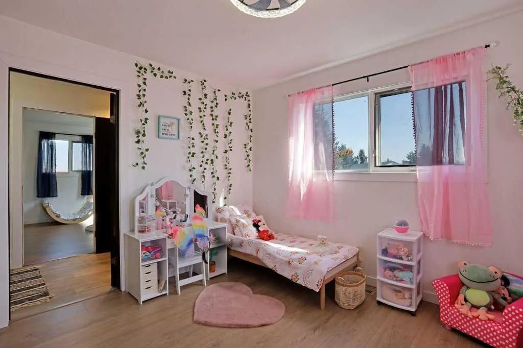 26 Princess Place W