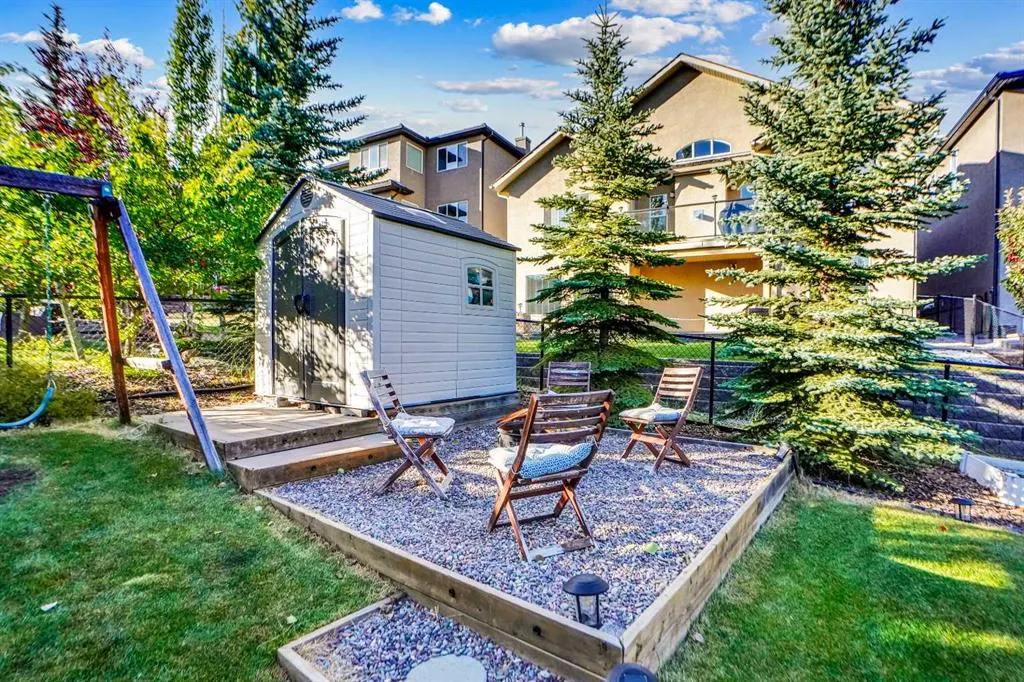 70 Royal Ridge Manor NW