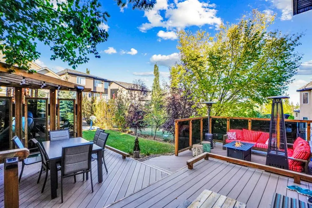70 Royal Ridge Manor NW