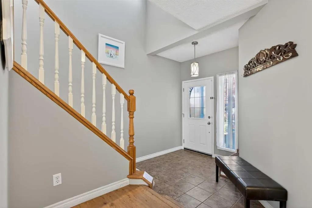 162 Mt Apex Crescent SE