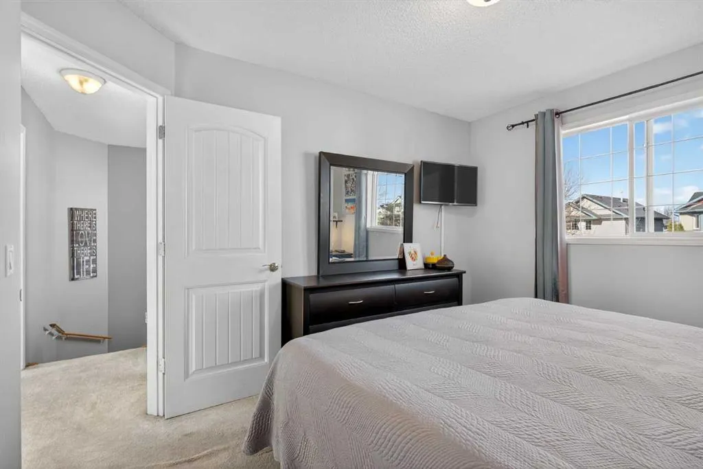 162 Mt Apex Crescent SE