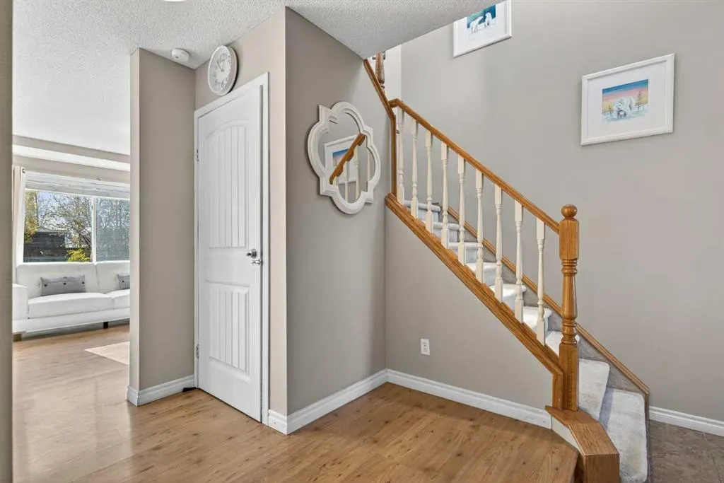 162 Mt Apex Crescent SE