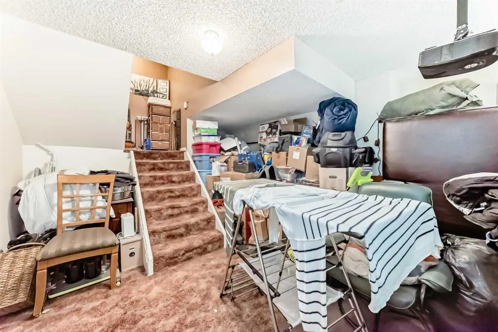 147 Castledale Way NE