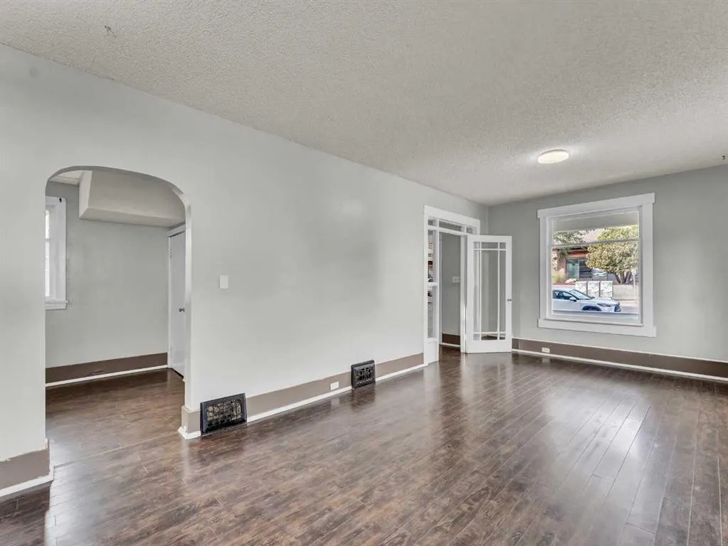 261 4 Street SW