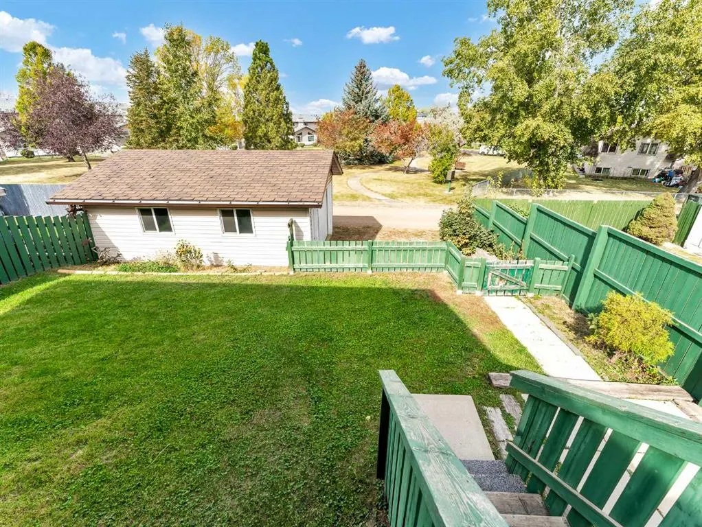 90 Simpson Crescent SE