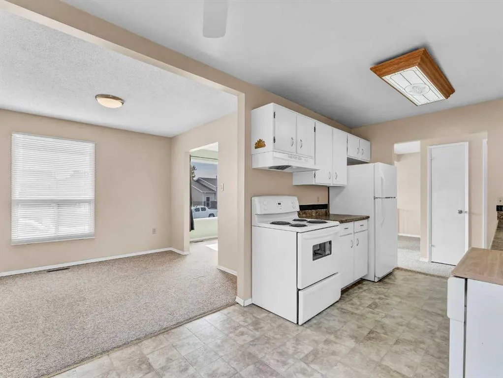 90 Simpson Crescent SE
