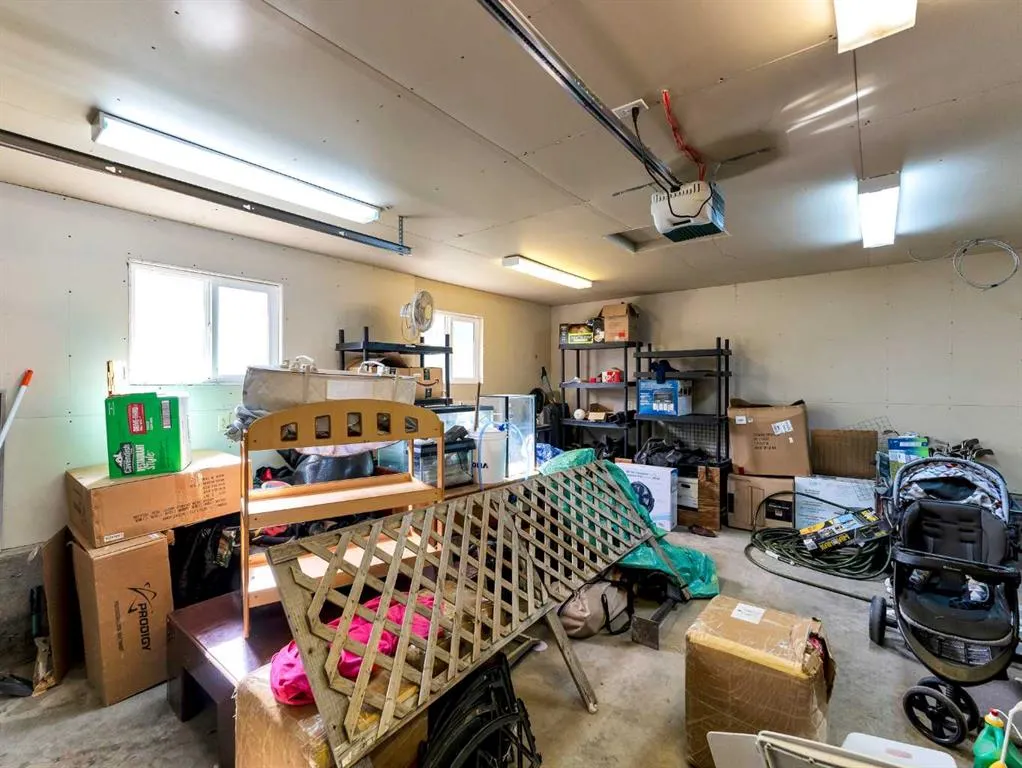 90 Simpson Crescent SE