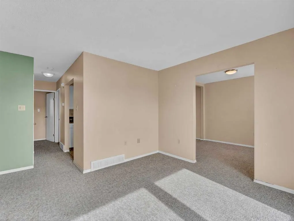 90 Simpson Crescent SE