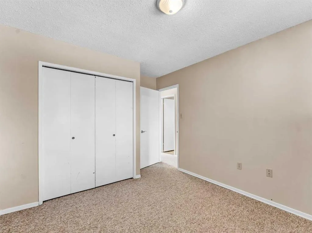 90 Simpson Crescent SE