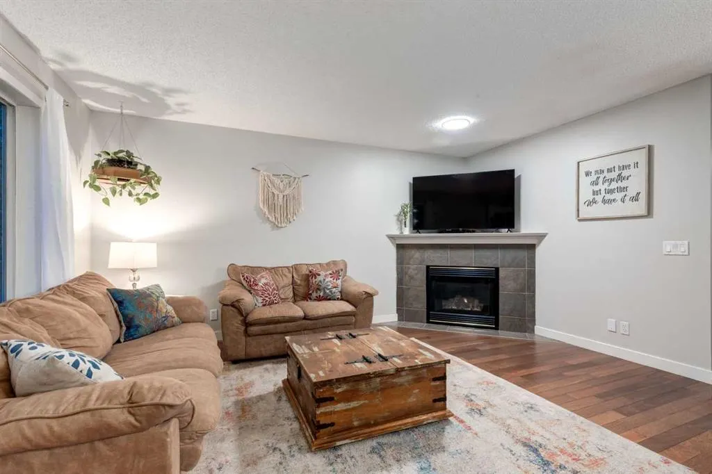 266 BRIDLEWOOD Circle SW
