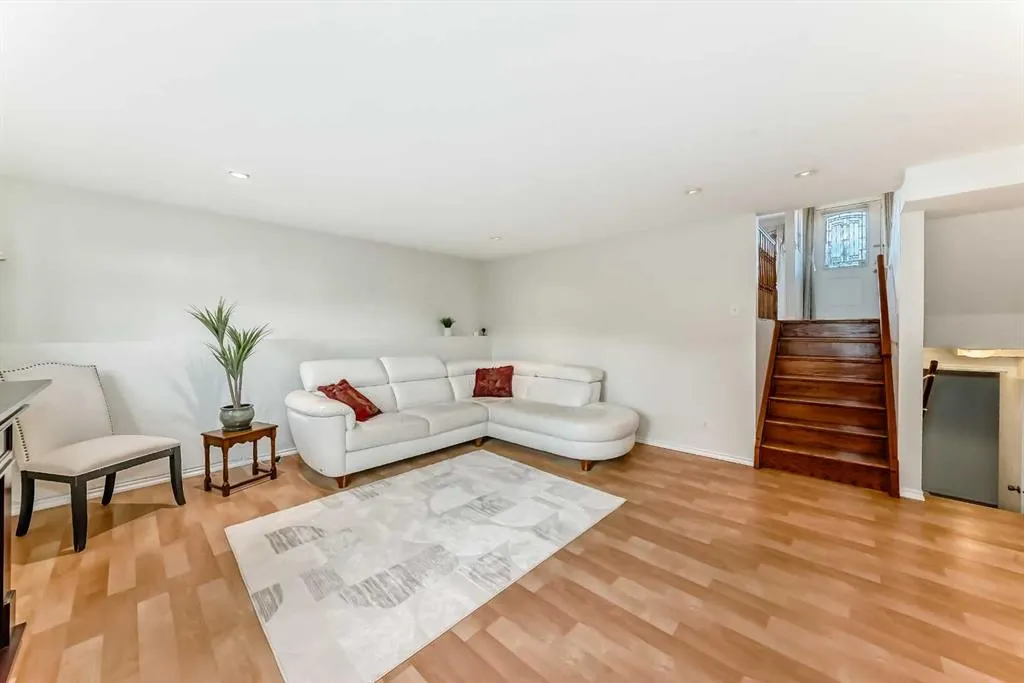 35 Ray Avenue NW