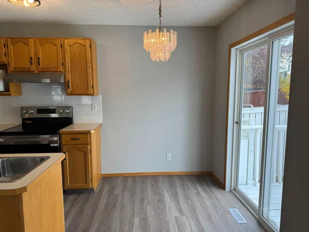 22 Arbour Butte Road NW