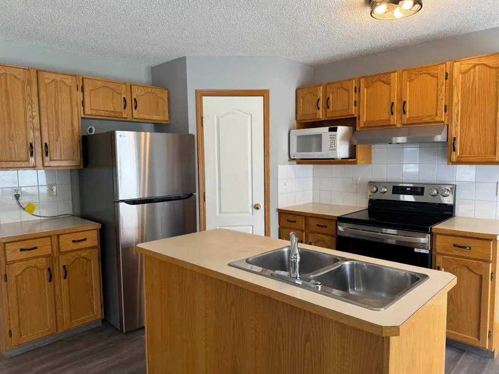 22 Arbour Butte Road NW