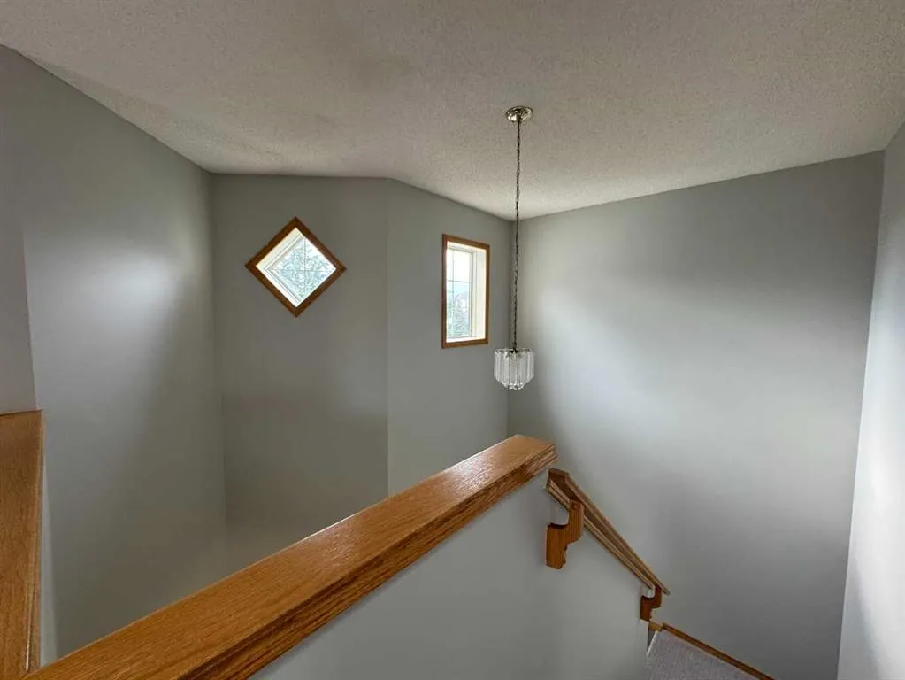 22 Arbour Butte Road NW
