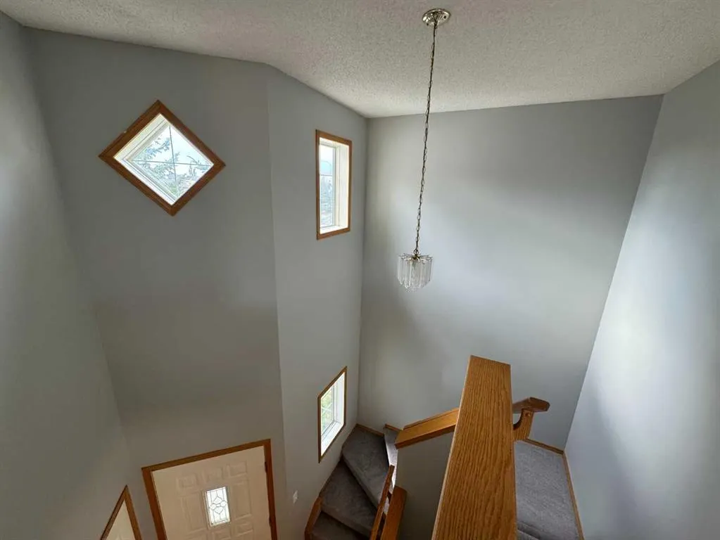 22 Arbour Butte Road NW