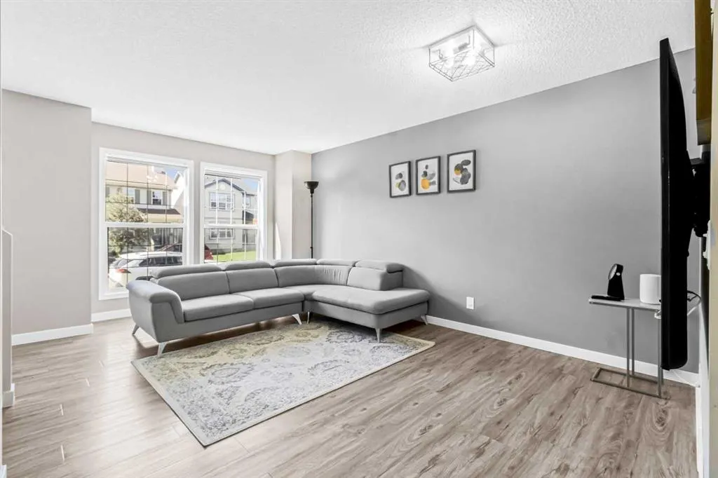 137 Covepark Crescent NE