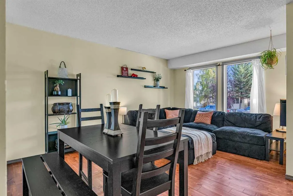 23 Riverbirch Place SE