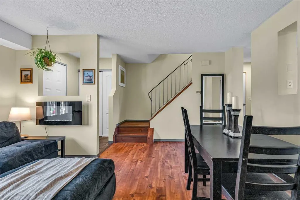 23 Riverbirch Place SE