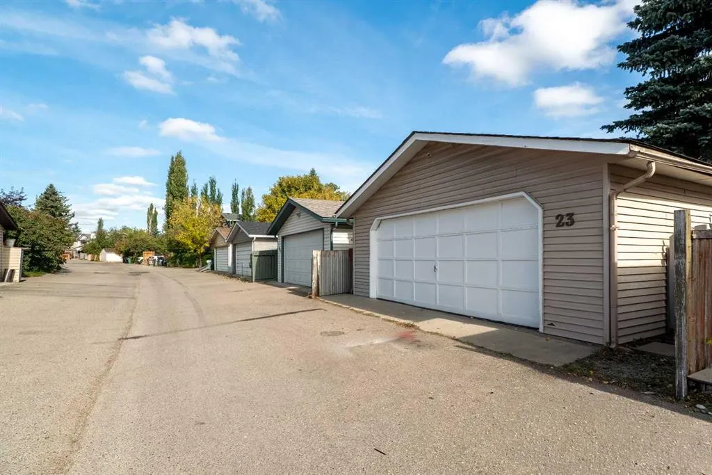23 Riverbirch Place SE