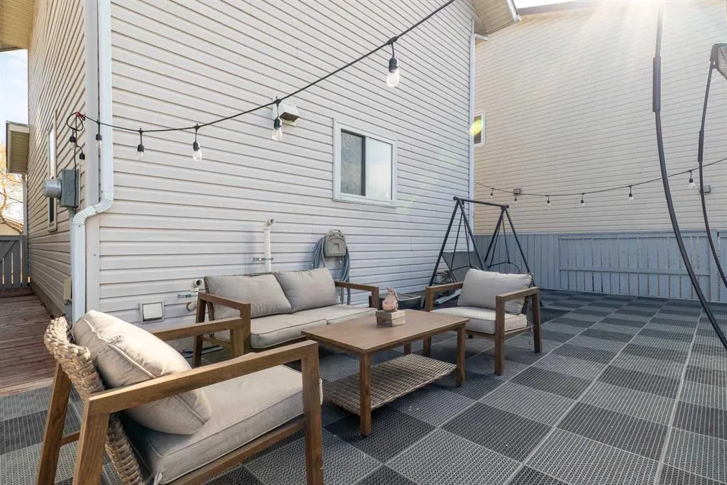 23 Riverbirch Place SE