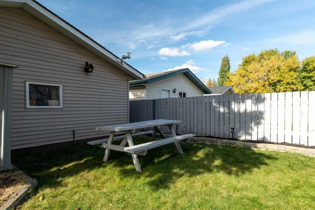 23 Riverbirch Place SE