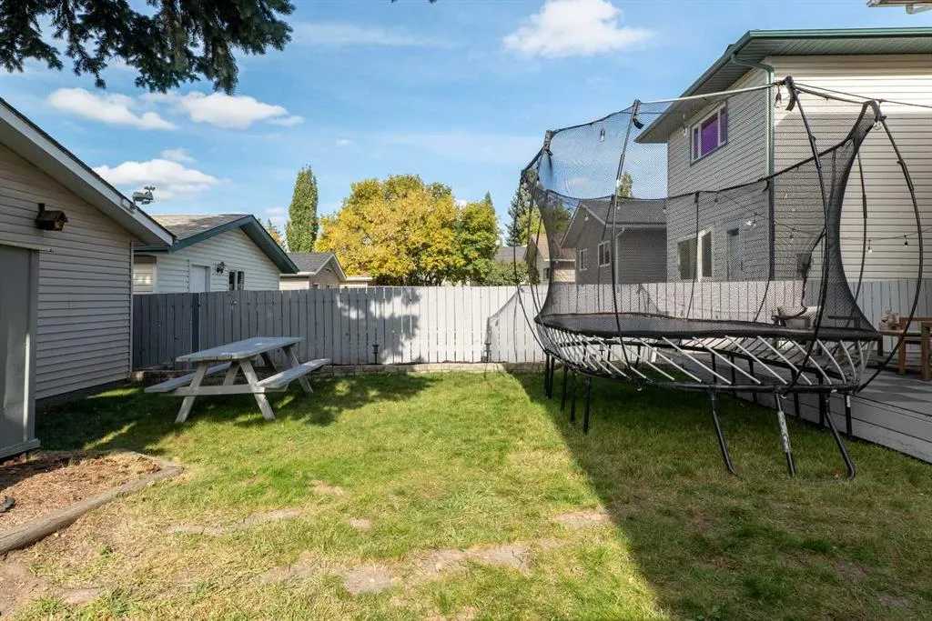 23 Riverbirch Place SE