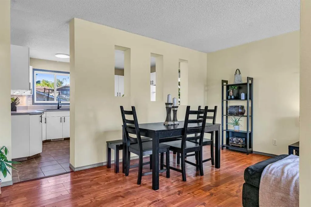 23 Riverbirch Place SE