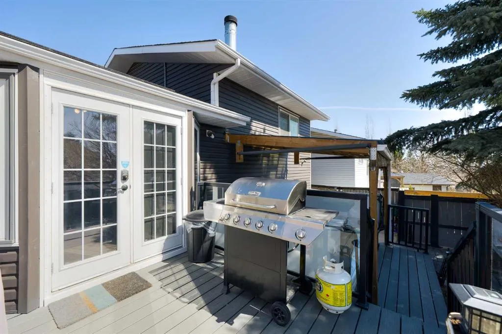 131 Macewan Meadow Way NW
