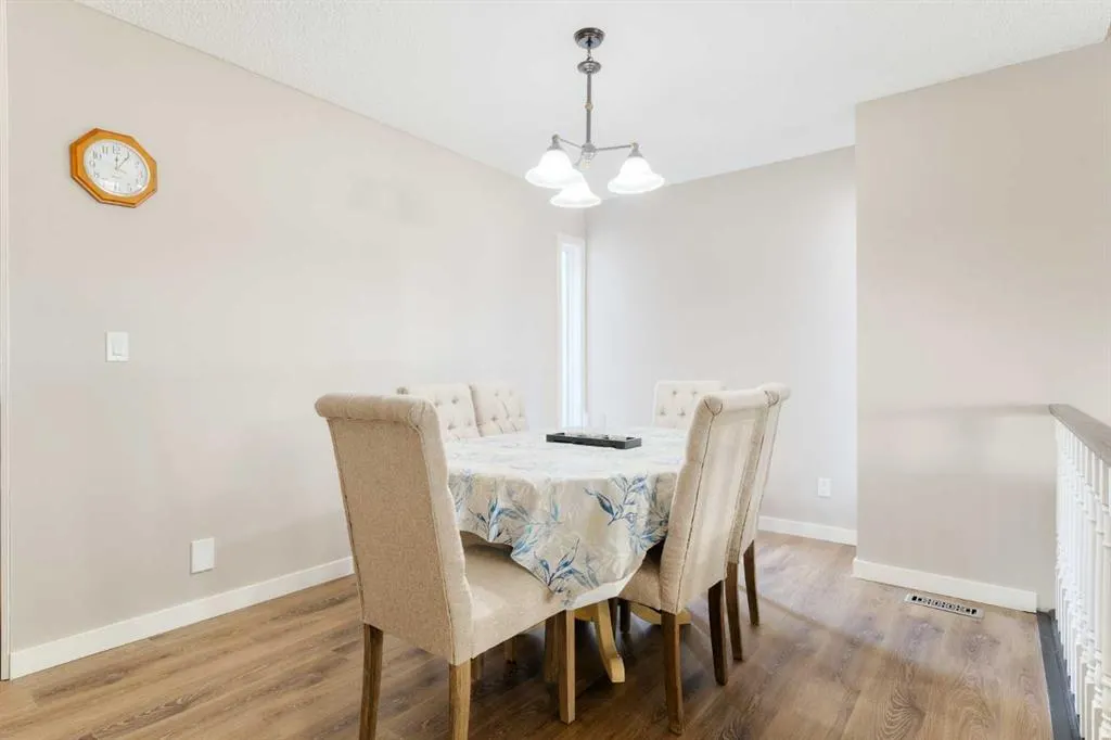 131 Macewan Meadow Way NW