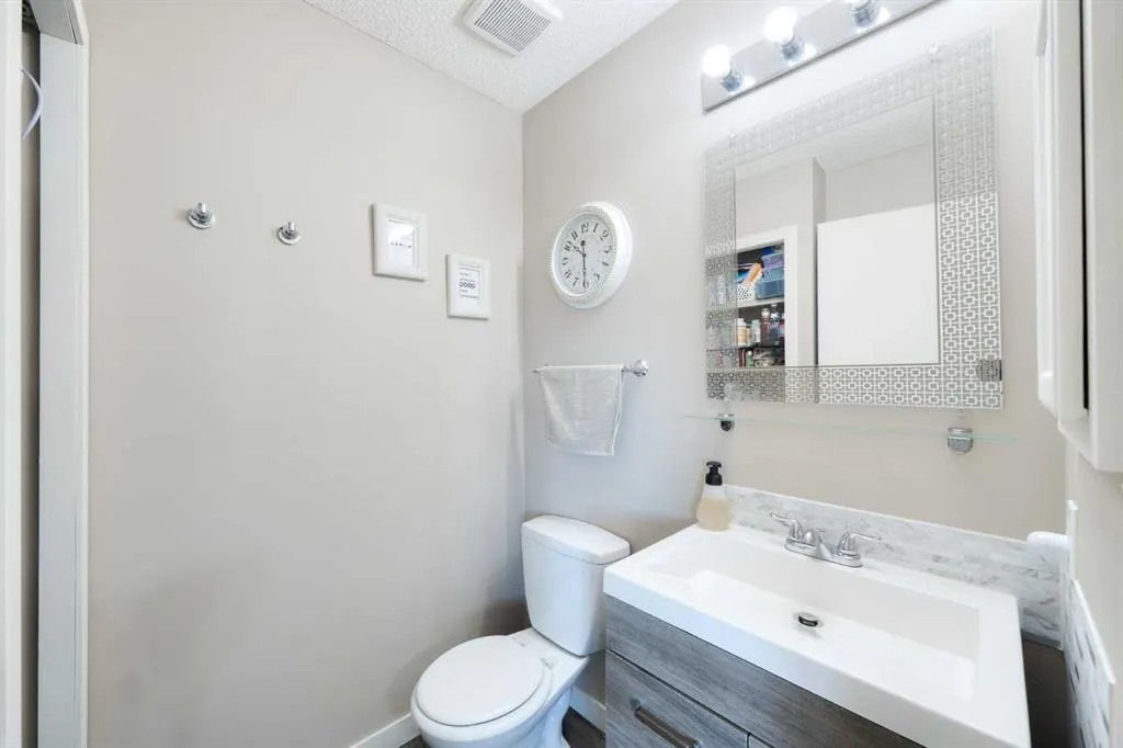 131 Macewan Meadow Way NW