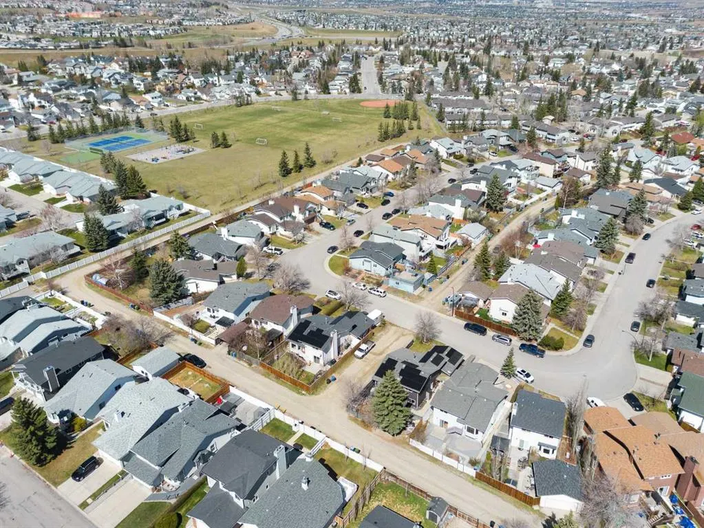 131 Macewan Meadow Way NW