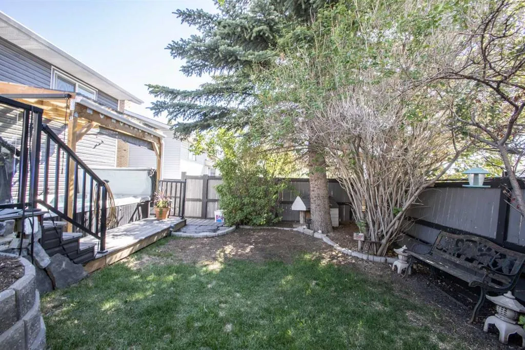 131 Macewan Meadow Way NW