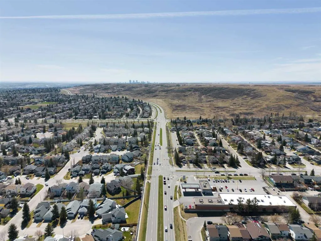 131 Macewan Meadow Way NW