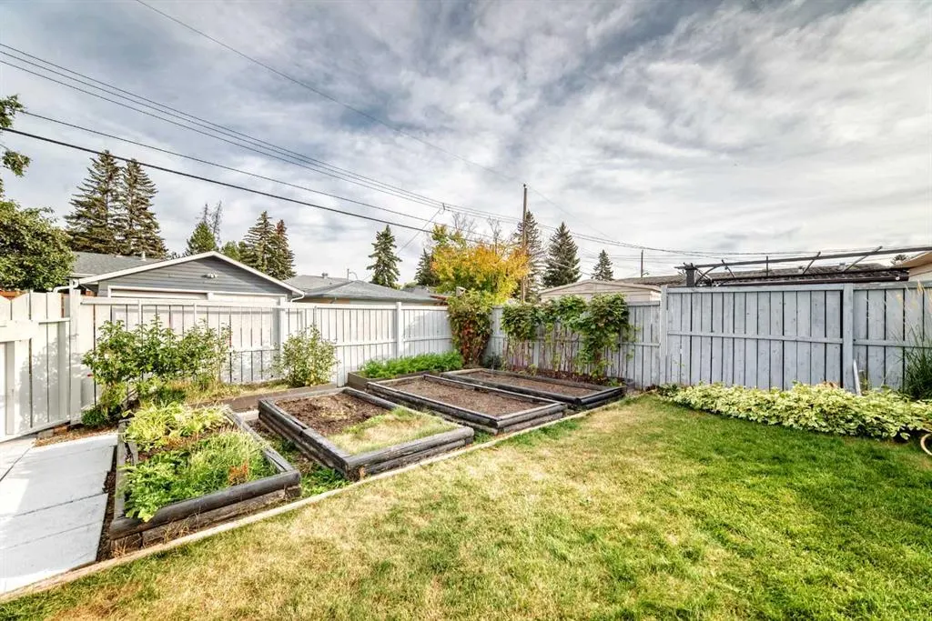 44 Gordon Drive SW