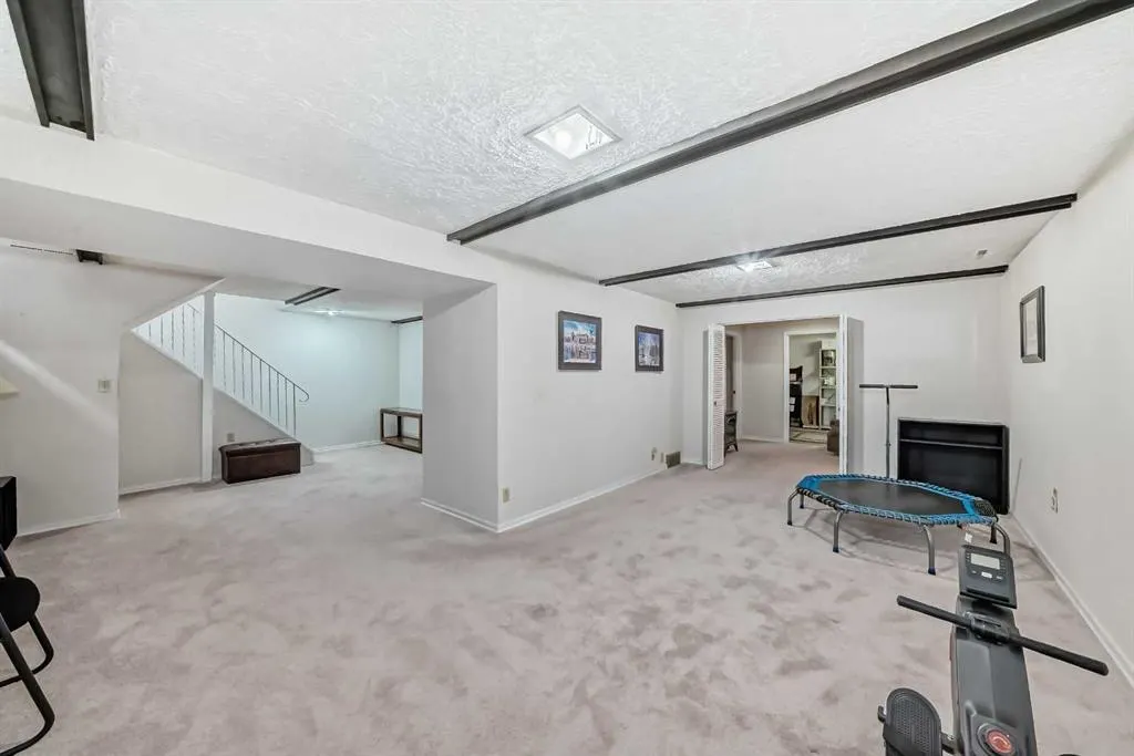 44 Gordon Drive SW