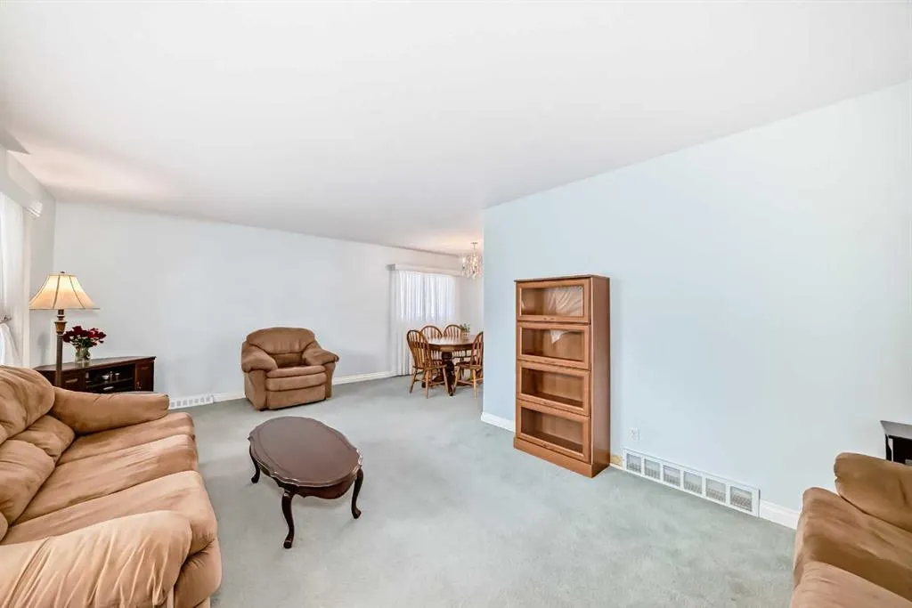 44 Gordon Drive SW