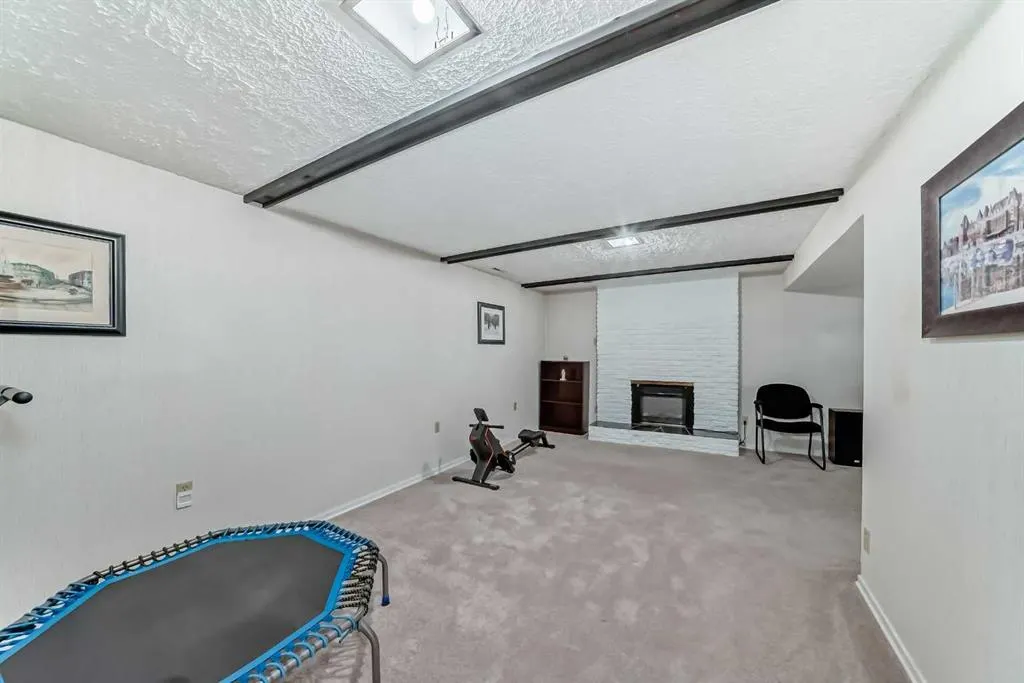 44 Gordon Drive SW