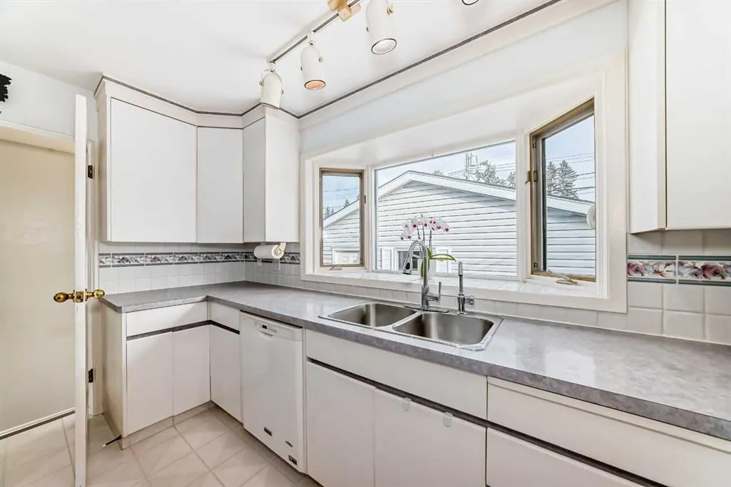 44 Gordon Drive SW