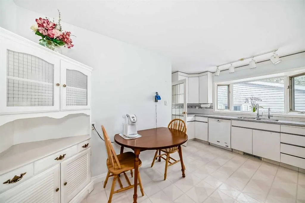 44 Gordon Drive SW