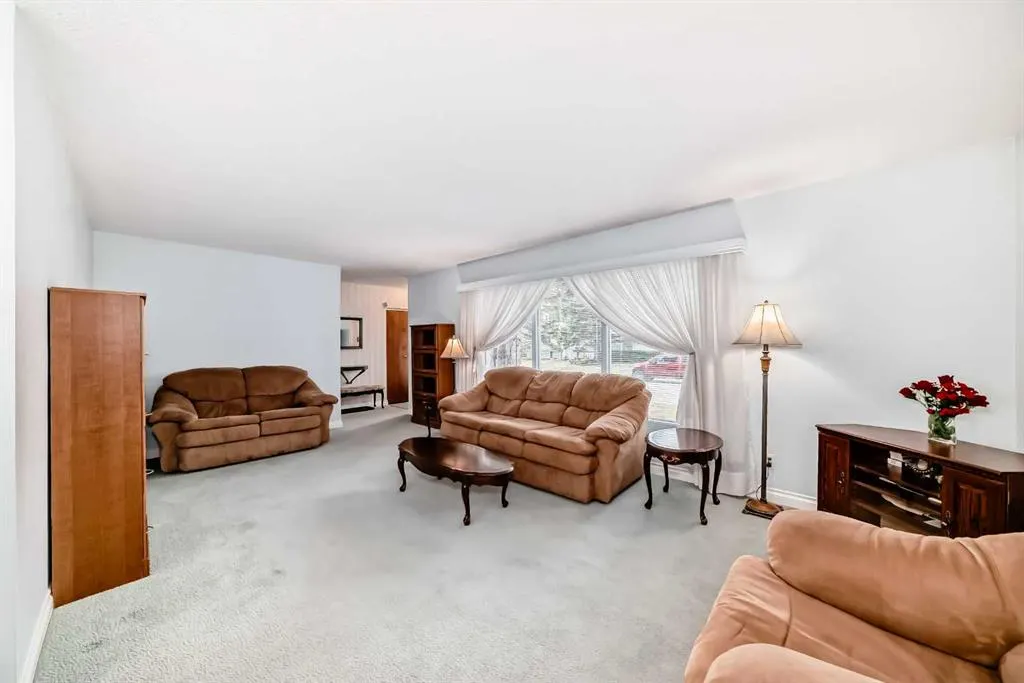 44 Gordon Drive SW