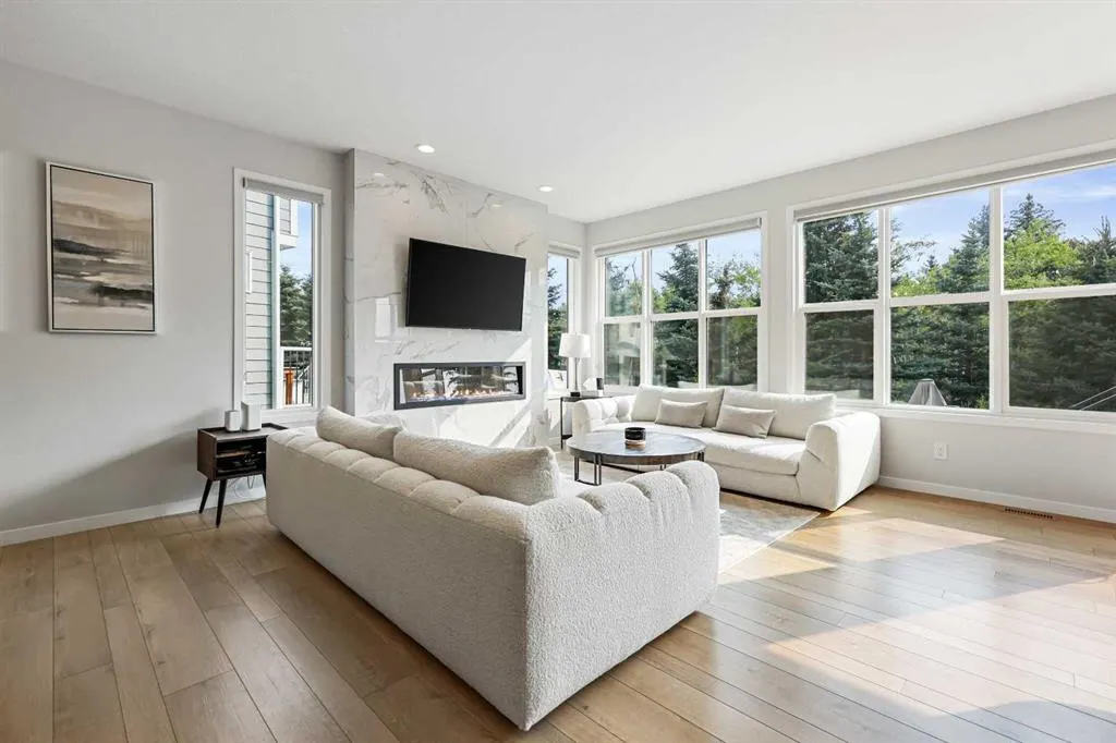 186 West Grove Point SW