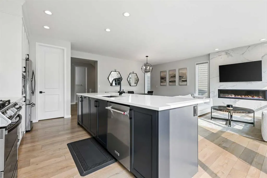 186 West Grove Point SW